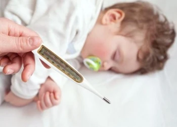 Mách cha mẹ: Cách xử lý khi trẻ sốt đi sốt lại nhiều lần