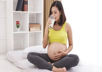 Tiết lộ 5 loại nước uống tốt cho bà bầu 3 tháng cuối thai kỳ